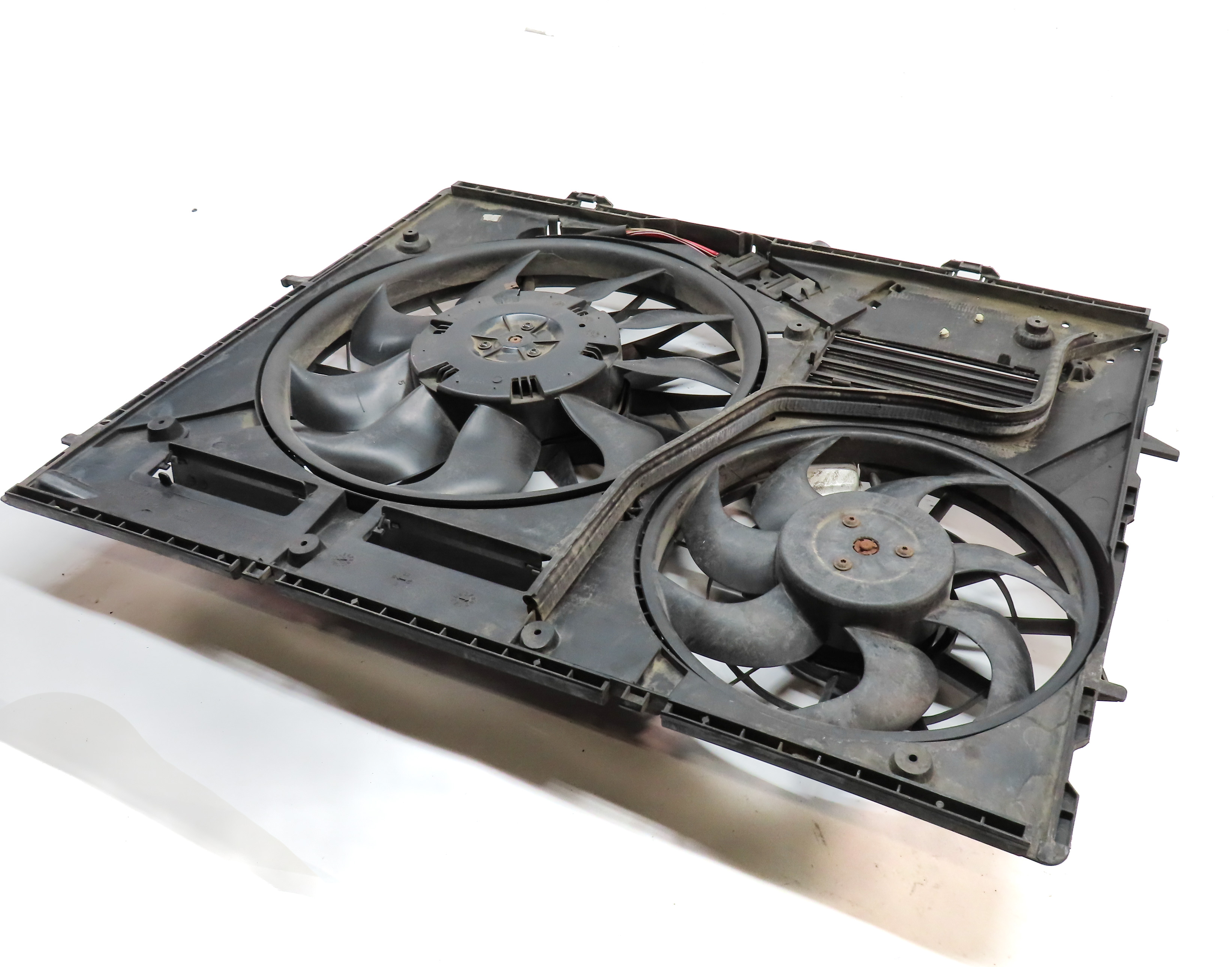 11-15 AUDI Q7 (4L) 3.0L ENGINE RADIATOR COOLING FAN (FOR MODELS w/ HITCH OPTION) — exact item pictured